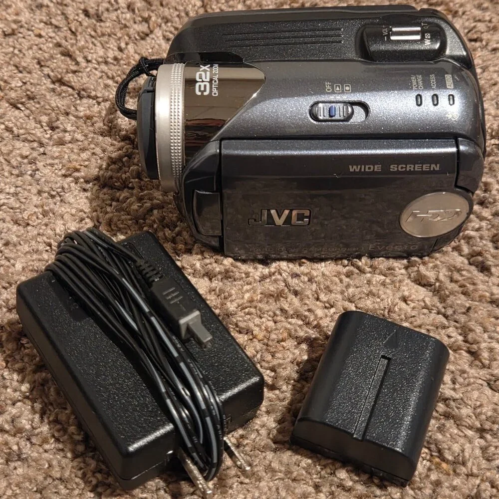 JVC Everio HDD Camcorder + Camera Bag & 2 Batteries